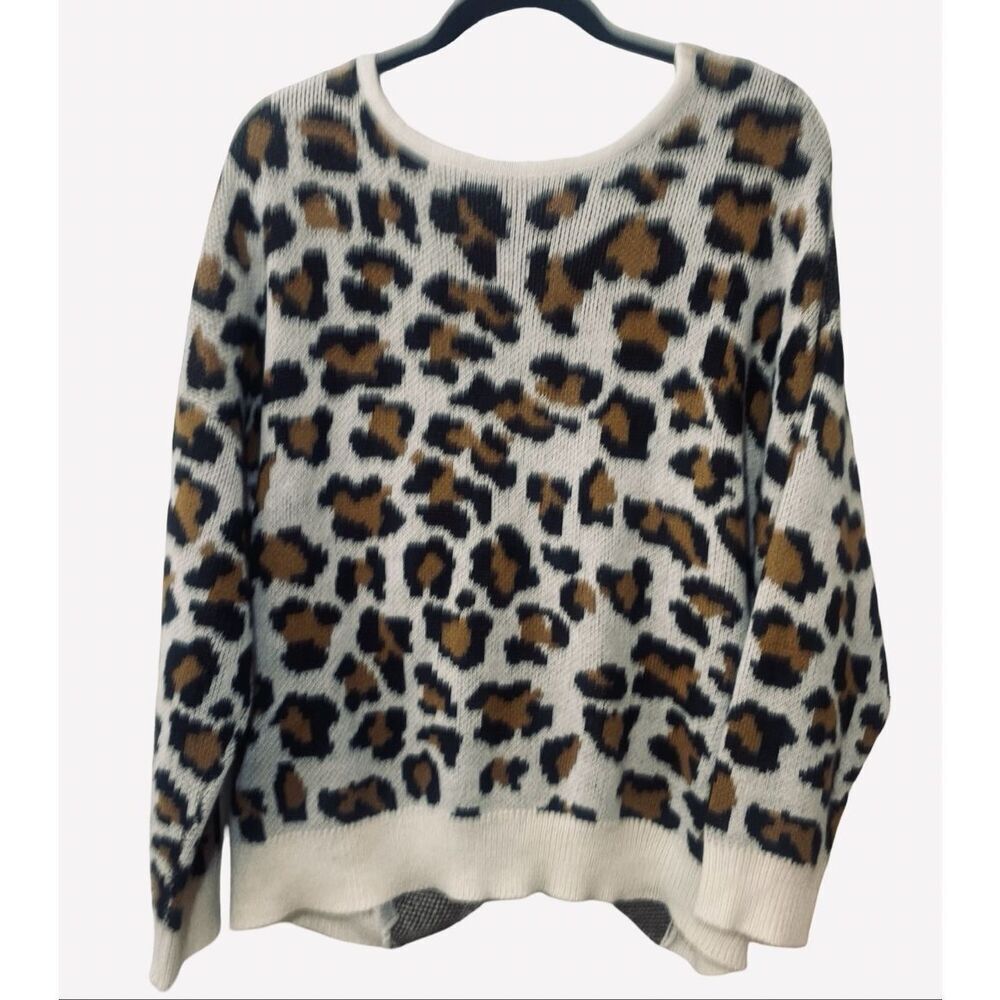 Full Circle Leopard Wrap Top - Picture 5 of 8